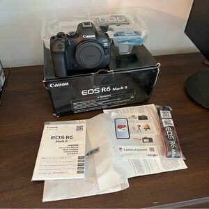 Canon EOS R6 Mark II Full Frame Mirrorless Digital Camera Body Bluetooth WiFi